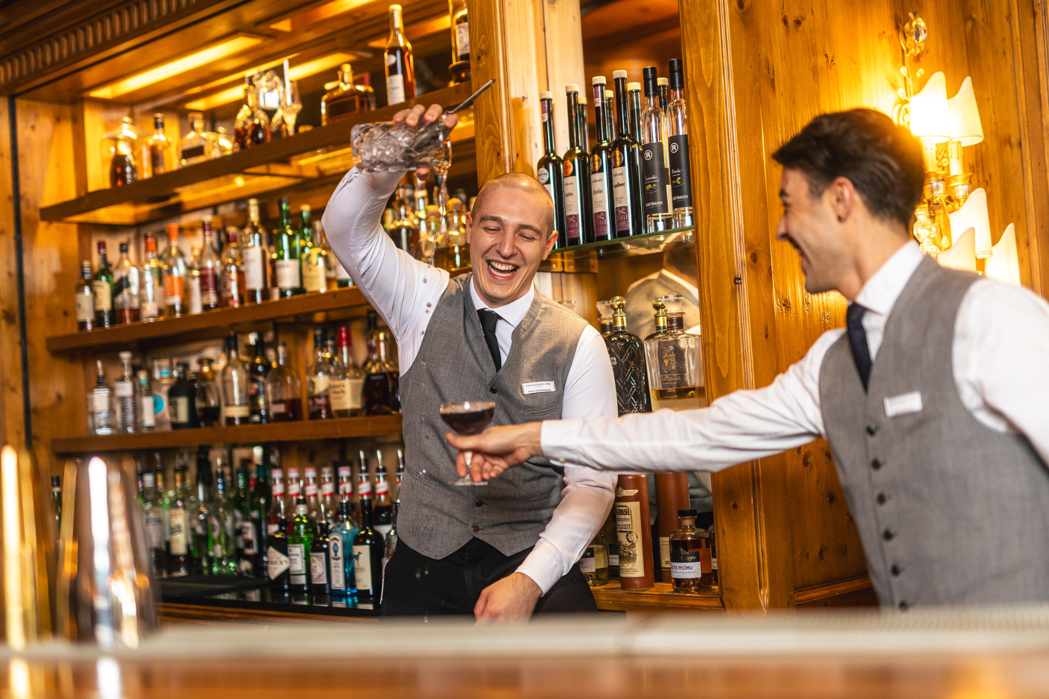 Kaminbar Service©Interalpen Hotel Tyrol (2) (1)