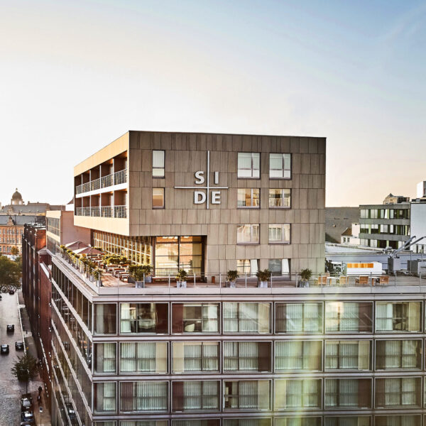 SIDE Hotel Hamburg Außenansicht